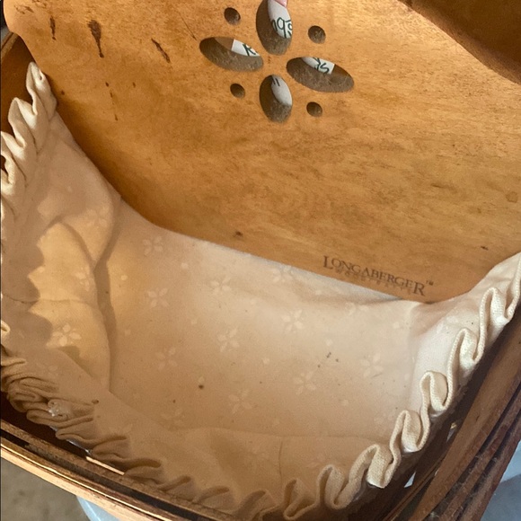 Longaberger Wooden Basket with Cream Liner and dividers - Picture 2 of 4